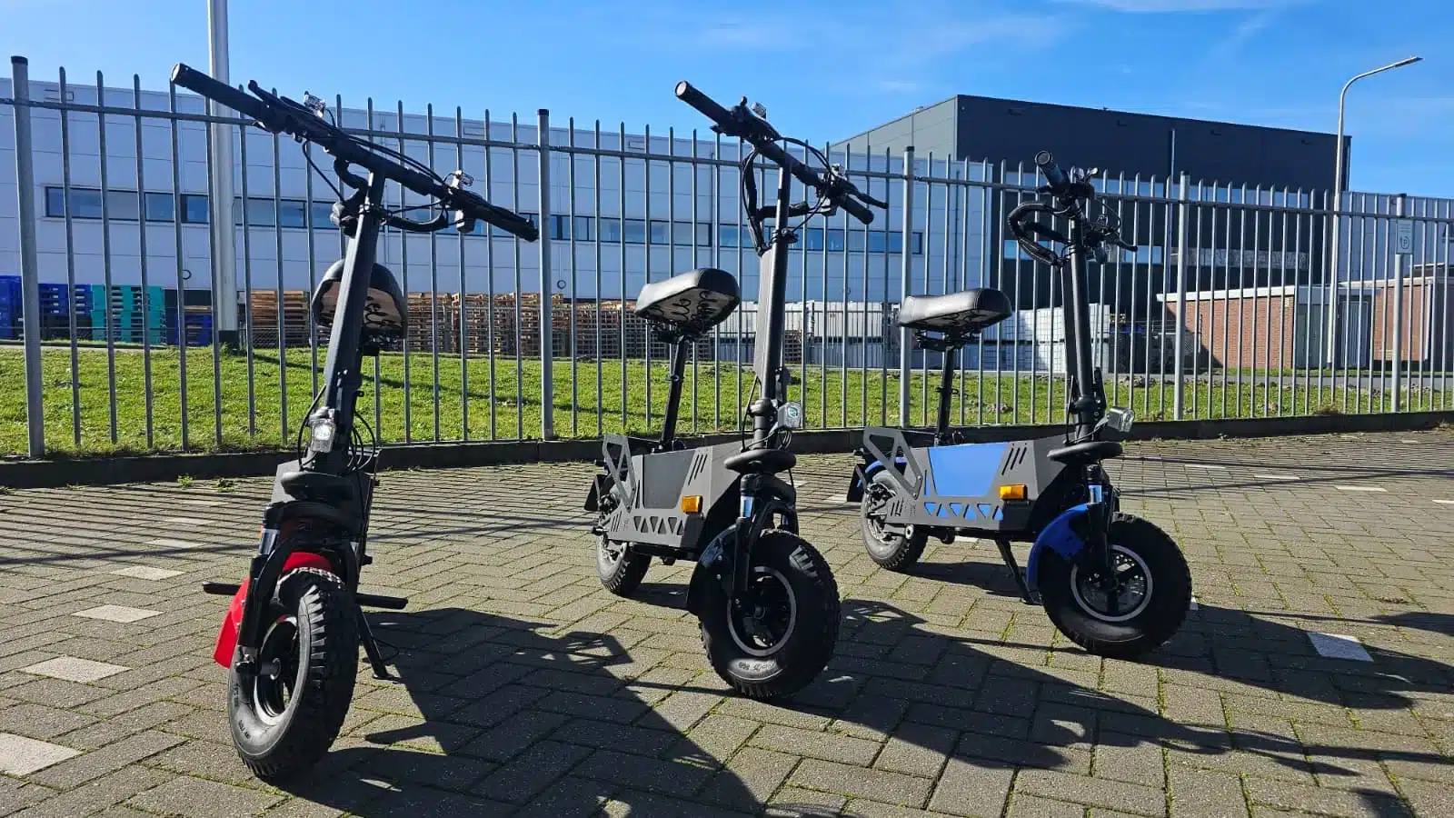 hanksconcepts HANK 5.jpeg HANK Tweewielige Opvouwbare Scootmobiel - Afbeelding 8