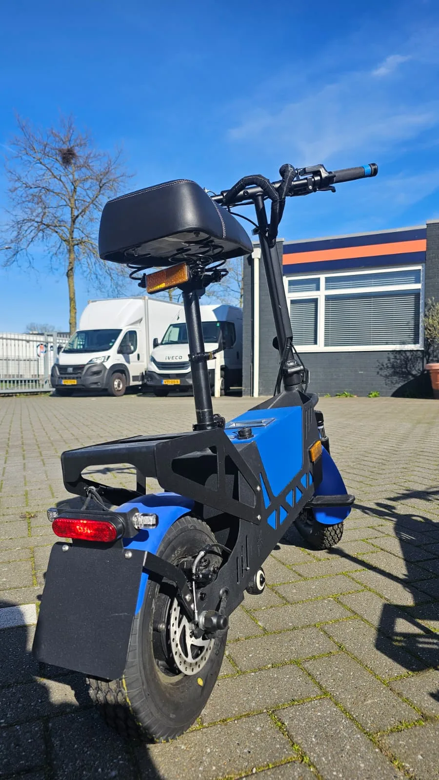 hanksconcepts HANK 2.jpeg HANK Tweewielige Opvouwbare ScootmobielHANK Tweewielige Opvouwbare Scootmobiel - Afbeelding 14