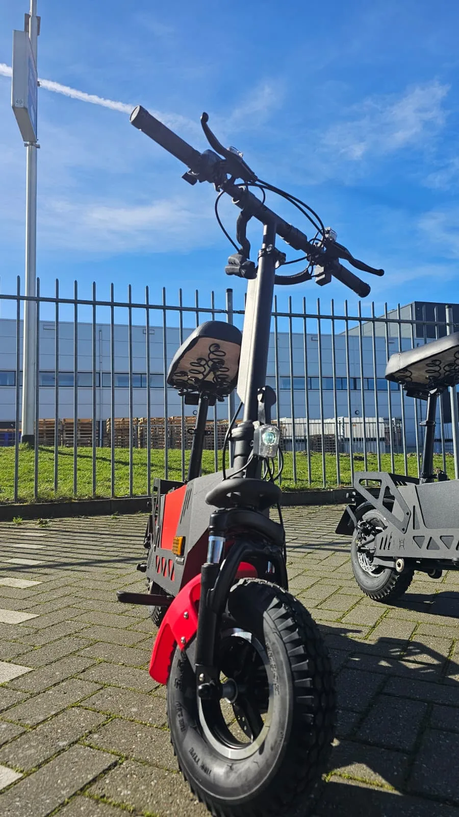 hanksconcepts HANK 3.jpeg HANK Tweewielige Opvouwbare ScootmobielHANK Tweewielige Opvouwbare Scootmobiel - Afbeelding 15