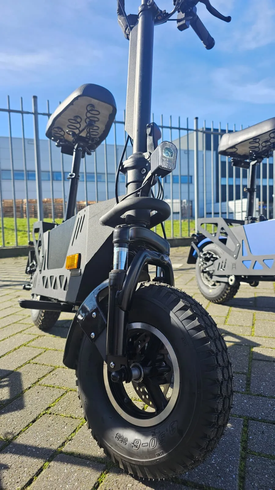 hanksconcepts HANK 6.jpeg HANK Tweewielige Opvouwbare ScootmobielHANK Tweewielige Opvouwbare Scootmobiel - Afbeelding 9
