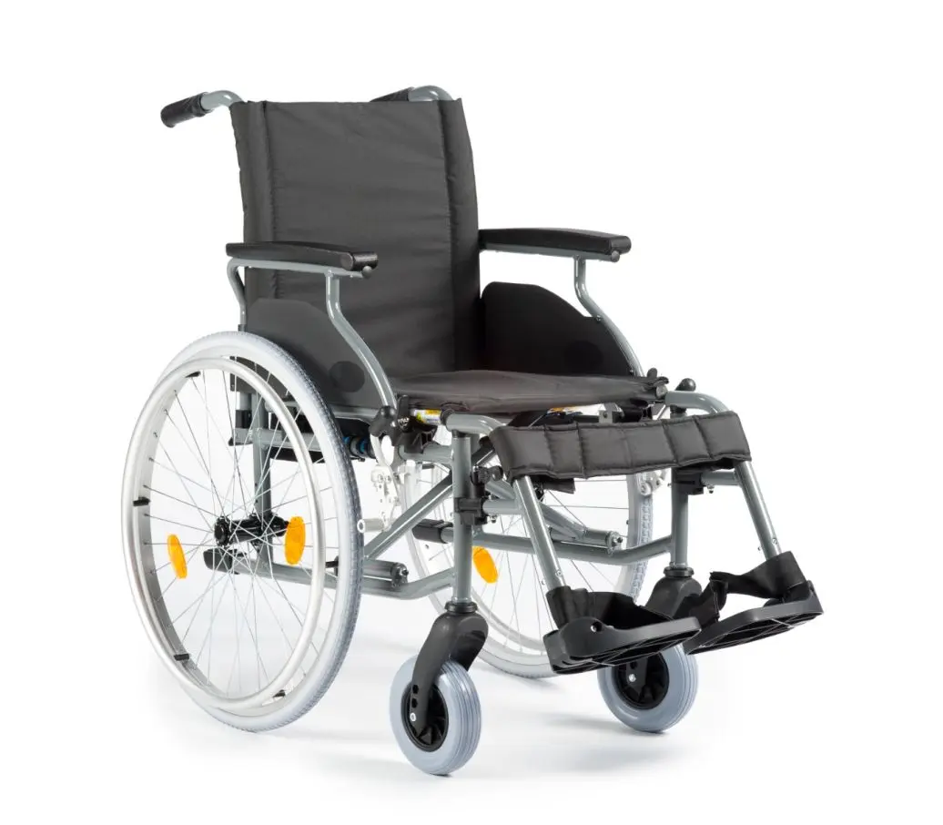 lichtgewicht rolstoel multimotion m6 voorzijde 1 MultiMotion M6 rolstoel - 50 cm zitbreedte