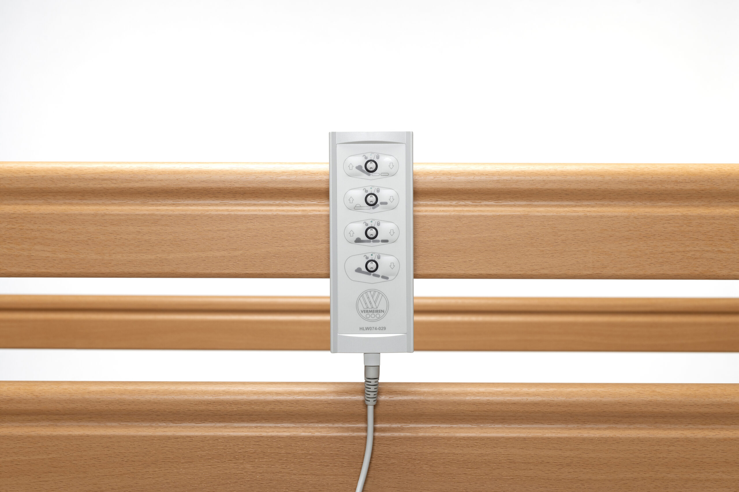 Club Controller detail scaled Hoog Laag Bed - CLUB - Afbeelding 4