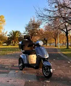 VM4NEO.png Volta VM4 Neo Driewiel Scootmobiel - kleur grijs - Snelheid max 25 km - Afbeelding 2