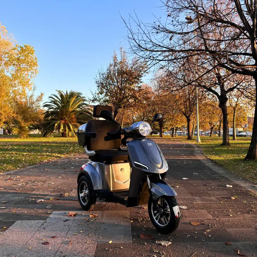 VM4NEO.png Volta VM4 Neo Driewiel Scootmobiel - kleur grijs - Snelheid max 25 km - Afbeelding 2